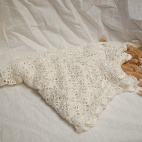 Vintage Accessories - Handmade Triangle Shell Knitted Shawl